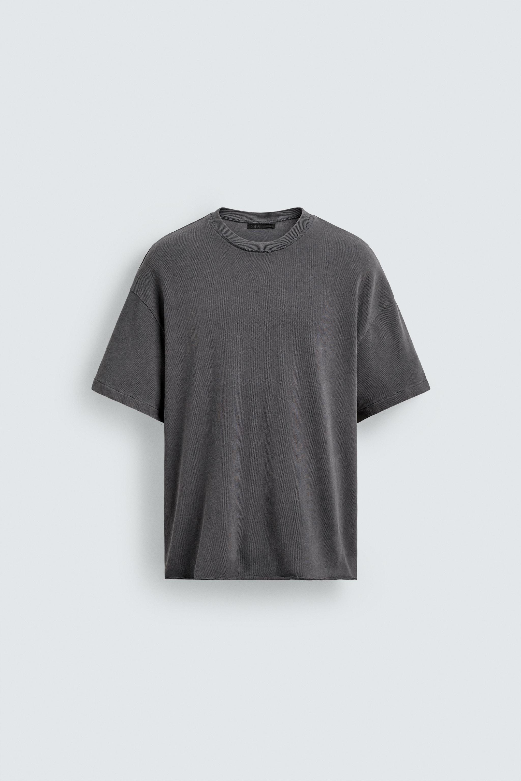 T-SHIRT EN MAILLE À FINITIONS IRRÉGULIÈRES
